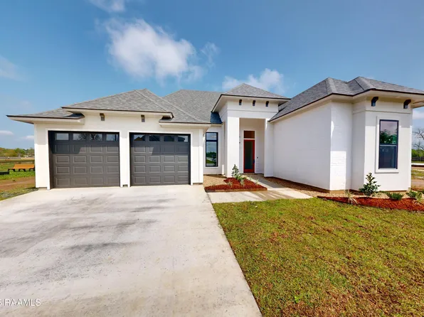 407 Whispering Meadows Rd, Broussard, LA 70518