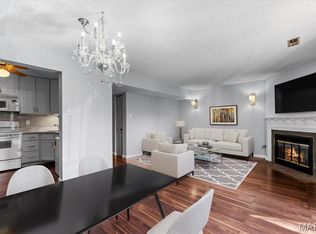 1436 Peacock Ln, Saint Louis, MO 63144