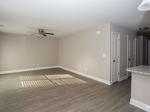 5th image of 222 Arey Ave