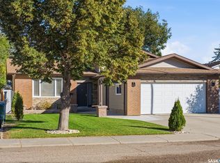 62 Chomyn Cres, Saskatoon, SK S7K7R5