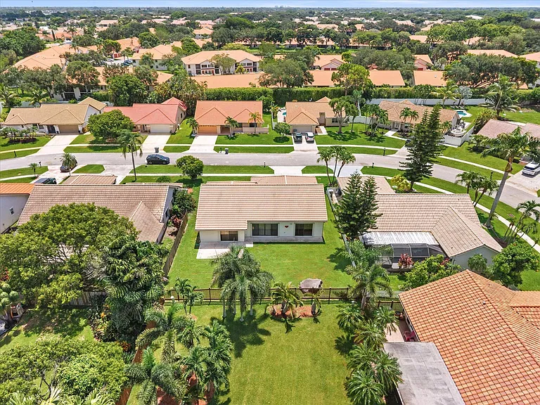 5809 Sun Pointe Cir — Photo 30