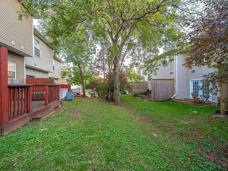 413 Oman St — Photo 18