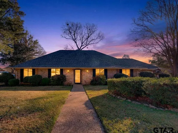 1111 Hillside Dr, Athens, TX 75751