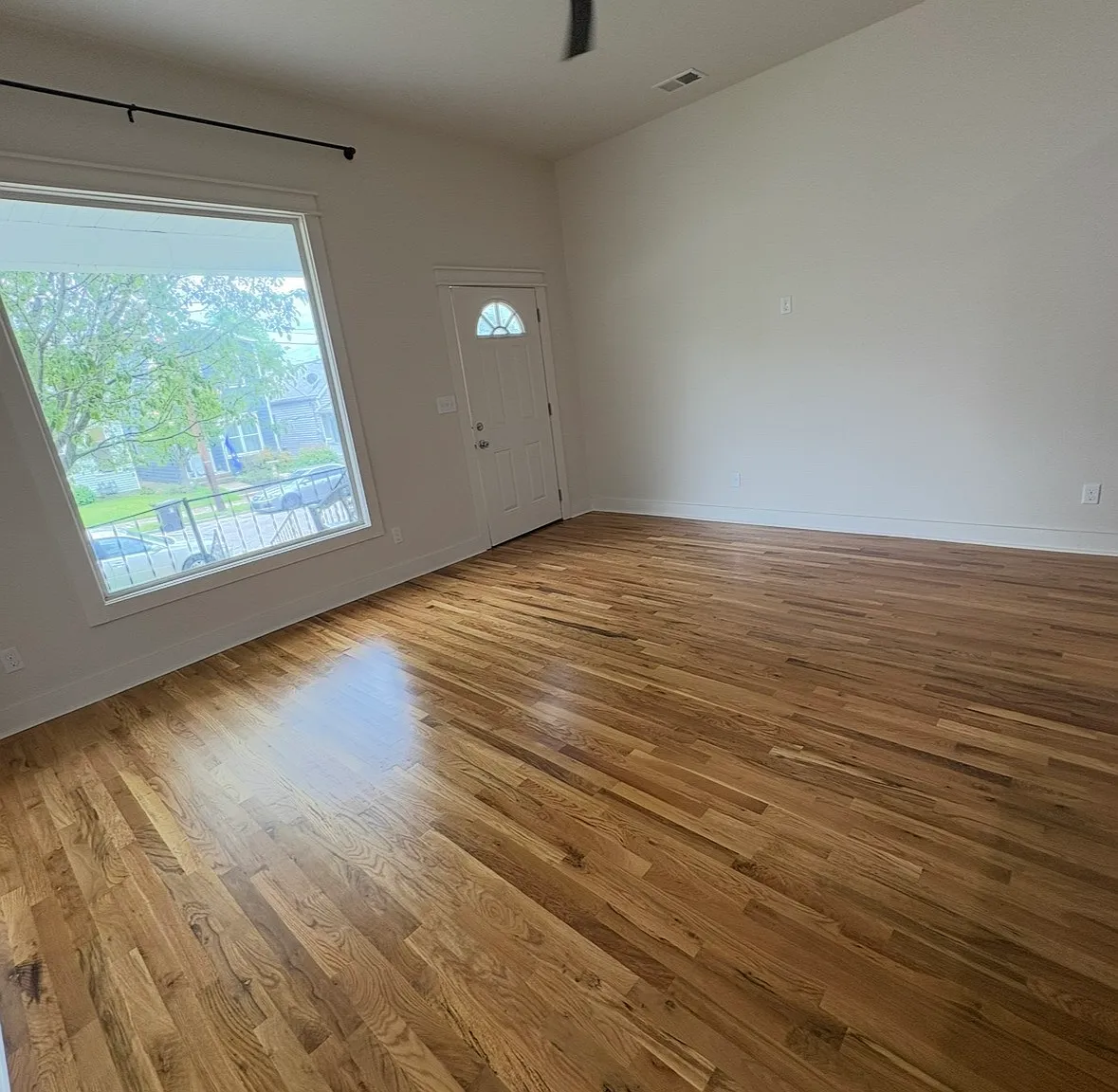 941 Samuel St — Photo 4