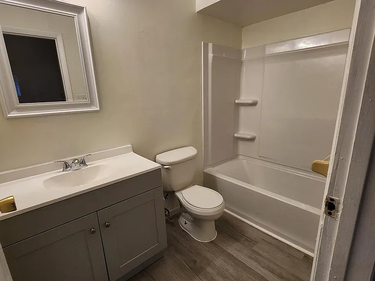 109 Chaucer Rd #B — Photo 15