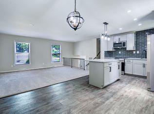5900 Ferndale Pl, Charlotte, NC 28215