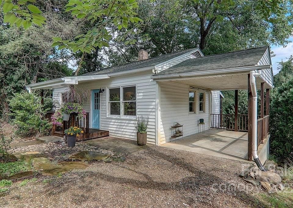 1st image of 185 Courtland Pl