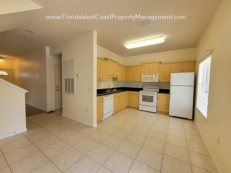 7654 Plantation Cir — Photo 4