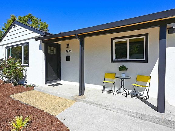 3rd image of 2403 Mountain View Dr