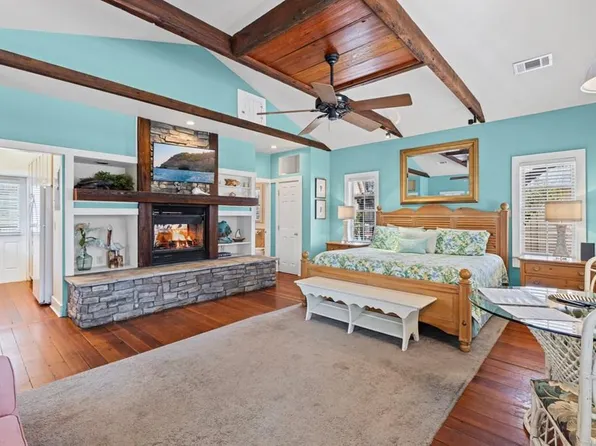 317 NE Lisette Ln, Steinhatchee, FL 32359