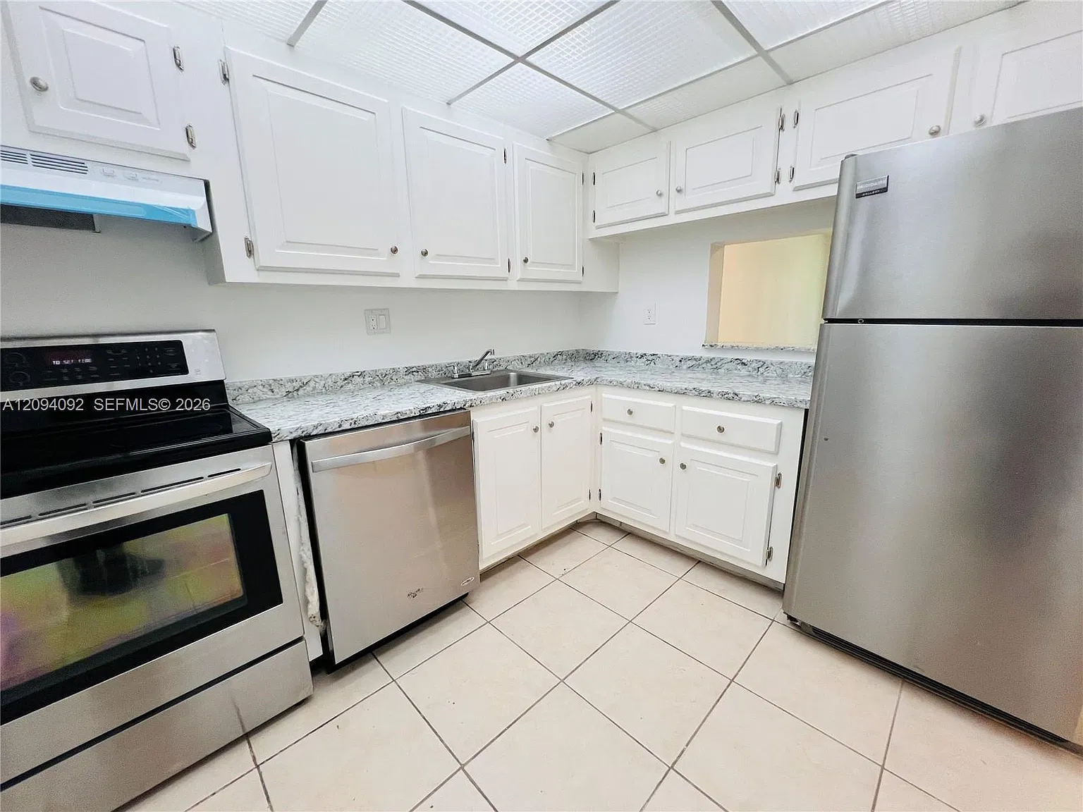 7825 Fairview Dr — Photo 3
