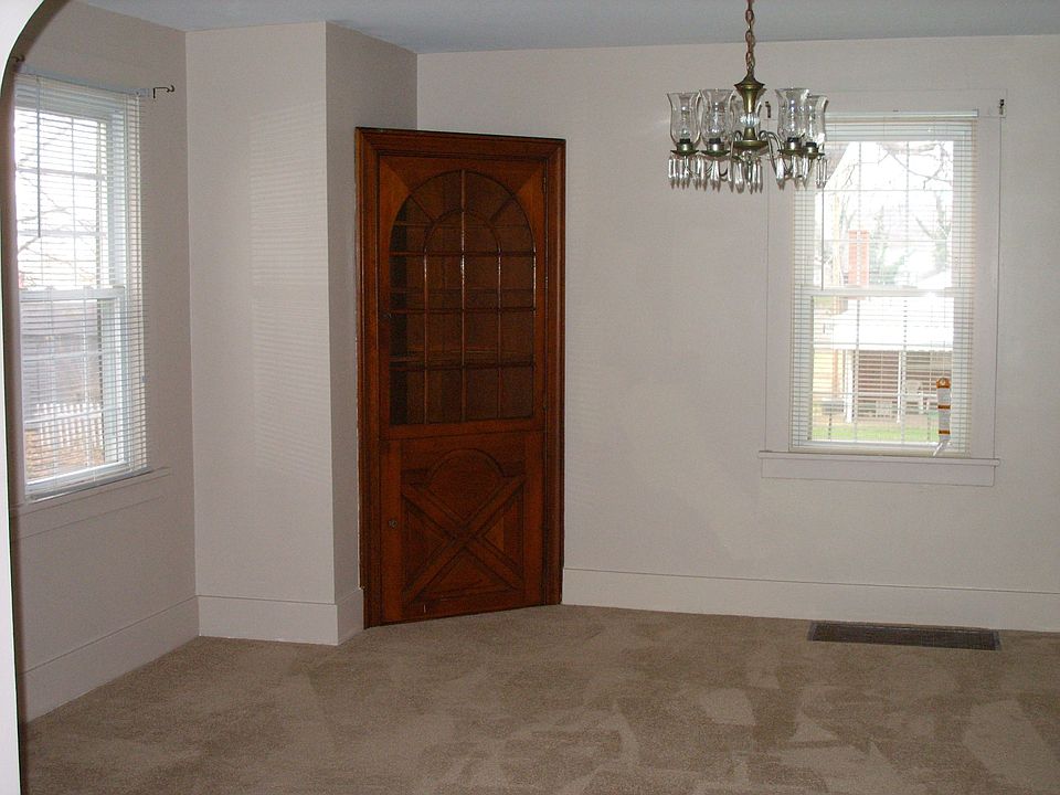 Diningroom with built in china cabinet.