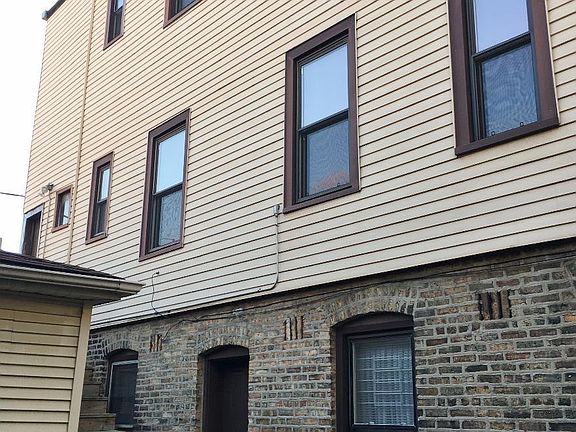 5th image of 2315 N Southport Ave #3CH
