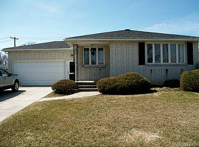 1st image of 6 Caroline Ln