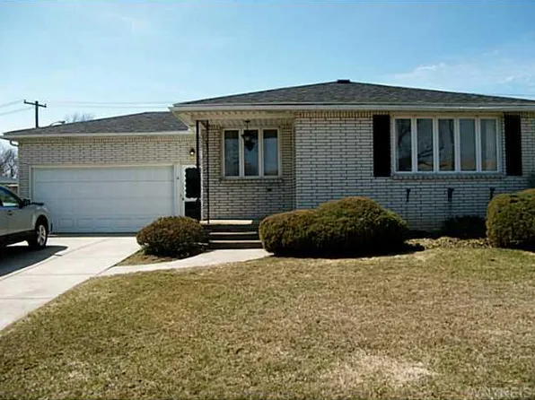 6 Caroline Ln, Depew, NY 14043