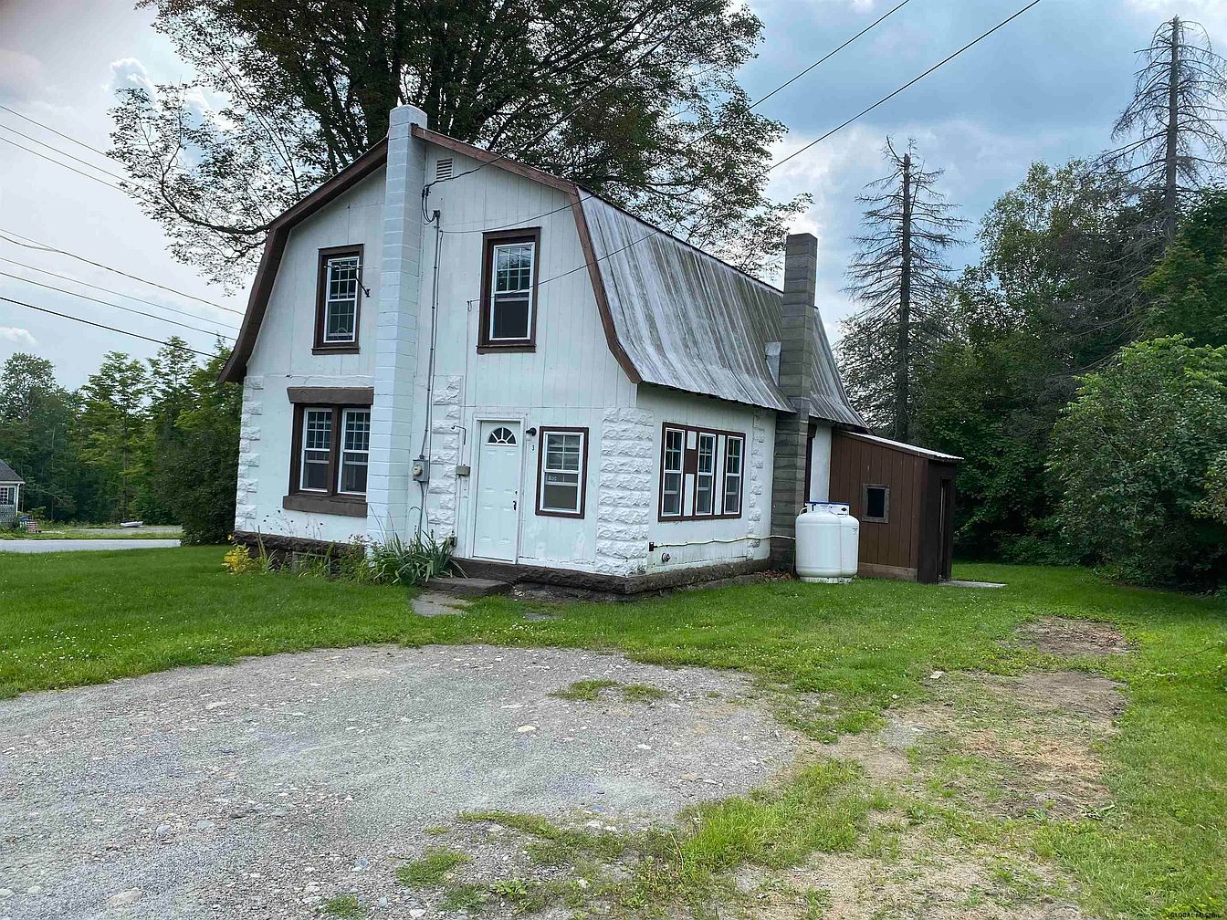 c. 1930 Cute Country Home For Sale in Mineville, NY. 79,900 Sold