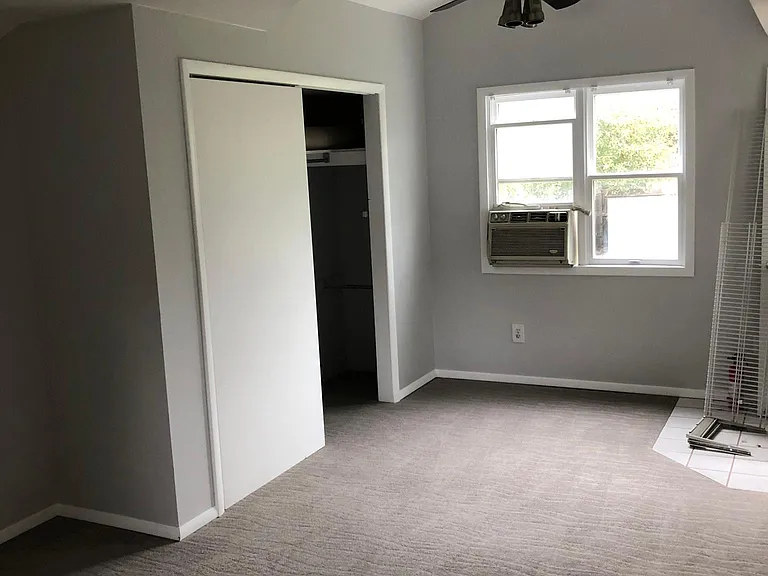 2724 S Jackson St — Photo 12