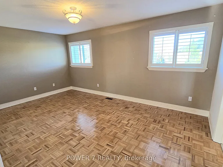 19 Wheatfield Dr — Photo 10