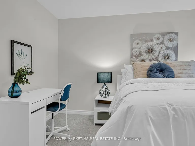 208 Alex Polowin Ave — Photo 21