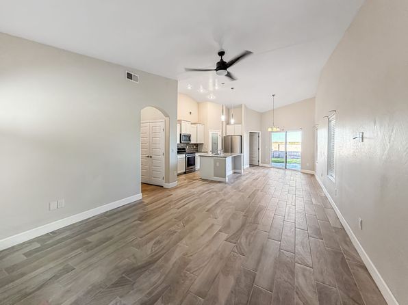 4717 N Homestretch Rd