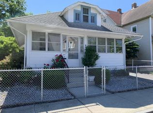 17 Amity Ct, Springfield, MA 01108