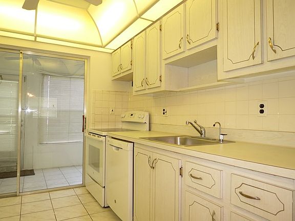 5th image of 7305 NW 4th Pl APT 104