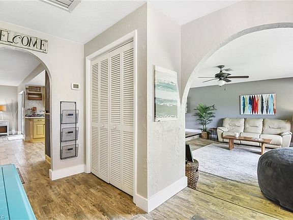 2nd image of 3984 Blenheim St