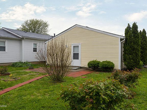 4th image of 3734 Marvin Ave