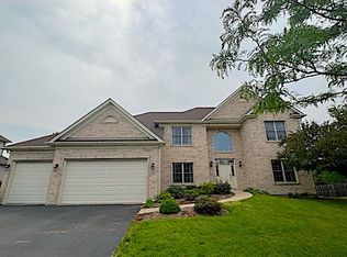 3 Crenshaw Ct, Bolingbrook, IL 60490