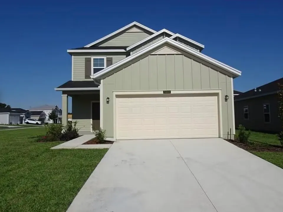 3888 NE 33rd Ter