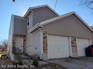222 NE Cedar Ct, Blue Springs, MO 64014