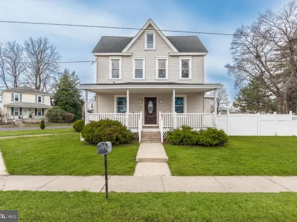 7105 N Radcliffe St, Bristol, PA 19007