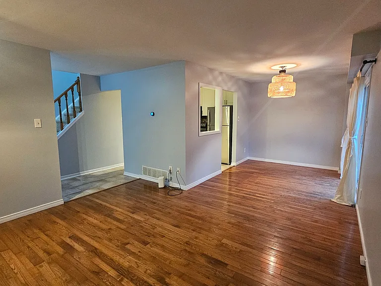 98 Falconer Dr #7 — Photo 7