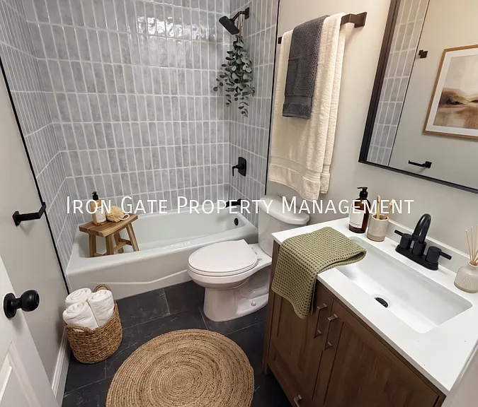 1022 Russell Blvd #B — Photo 11