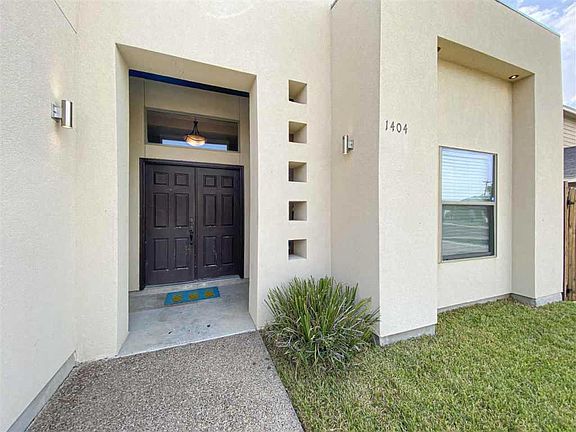 3rd image of 1404 Ocampo Dr
