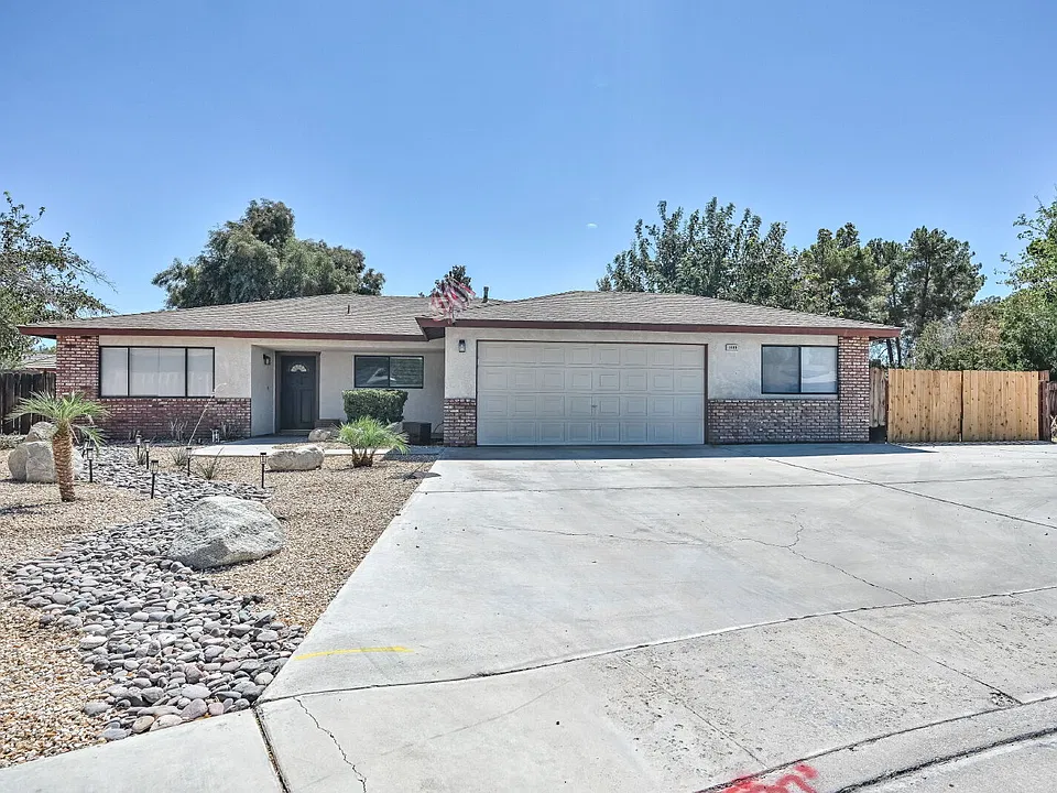 1089 Amie Ct