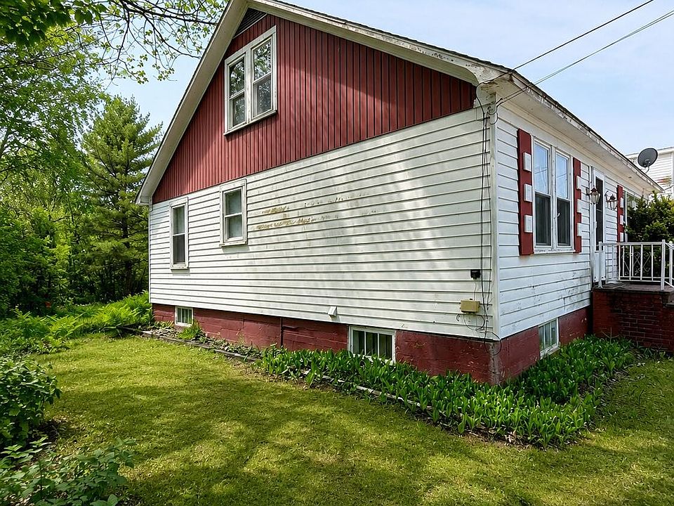 2nd image of 176 Bowdoin Street