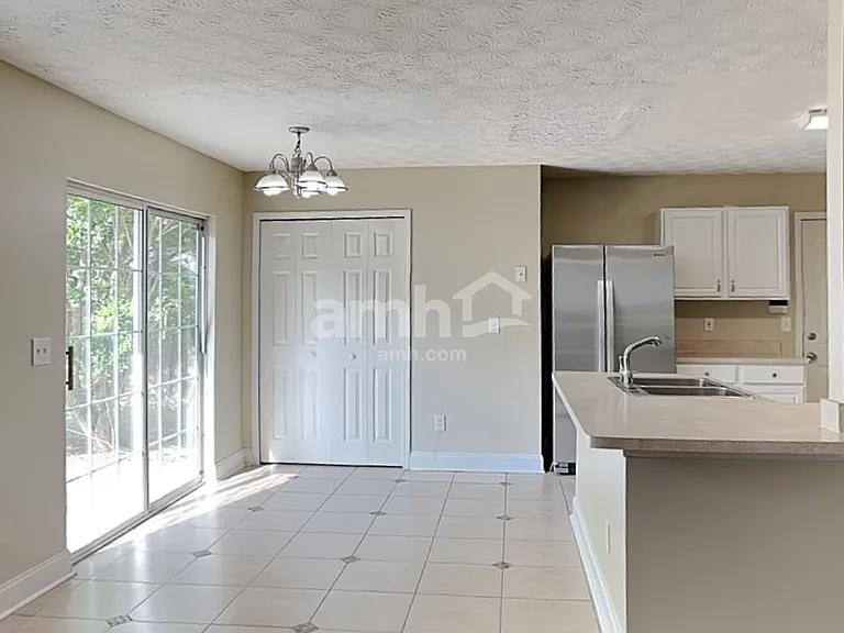 1728 Silverchase Dr SW — Photo 5