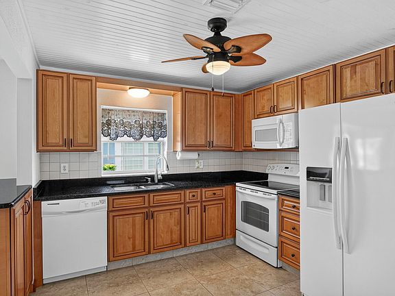 4th image of 948 Savannas Point Drive #D