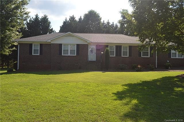 1st image of 3033 Marlborough Cir