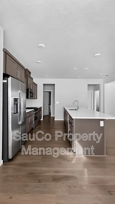 3 bed, 2.5 bath, 2391 sqft, $2,995 — Photo 4