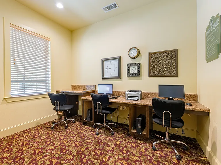 Pine Crest Apartments — Photo 19