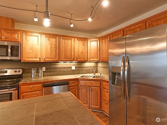 4th image of 13421 97th Avenue E #304
