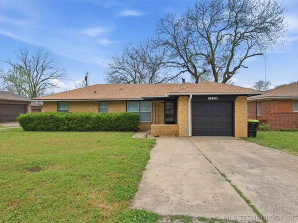 1209 S Ash St, Ada, OK 74820