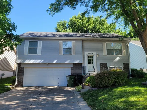 17624 Olive St, Omaha, NE 68136