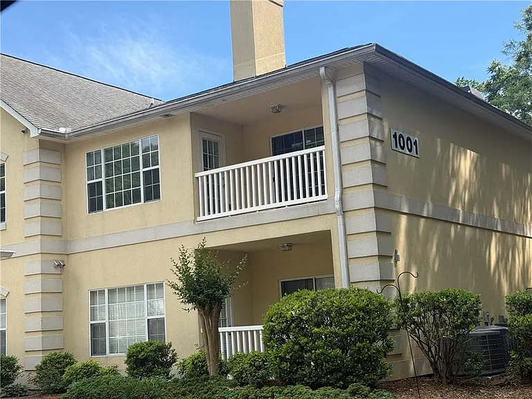 1001 Holly Dr #207 — Photo 1