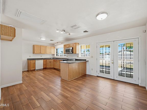 4th image of 8311 S 9th Place