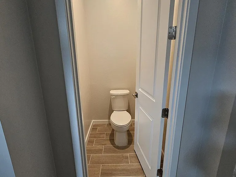 23011 W Potter Dr — Photo 7