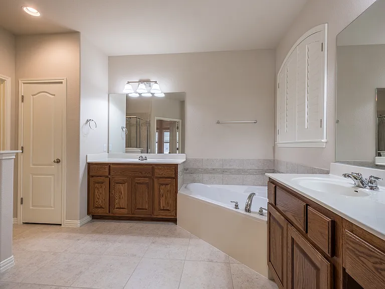 165 Lady Bird Ln — Photo 31