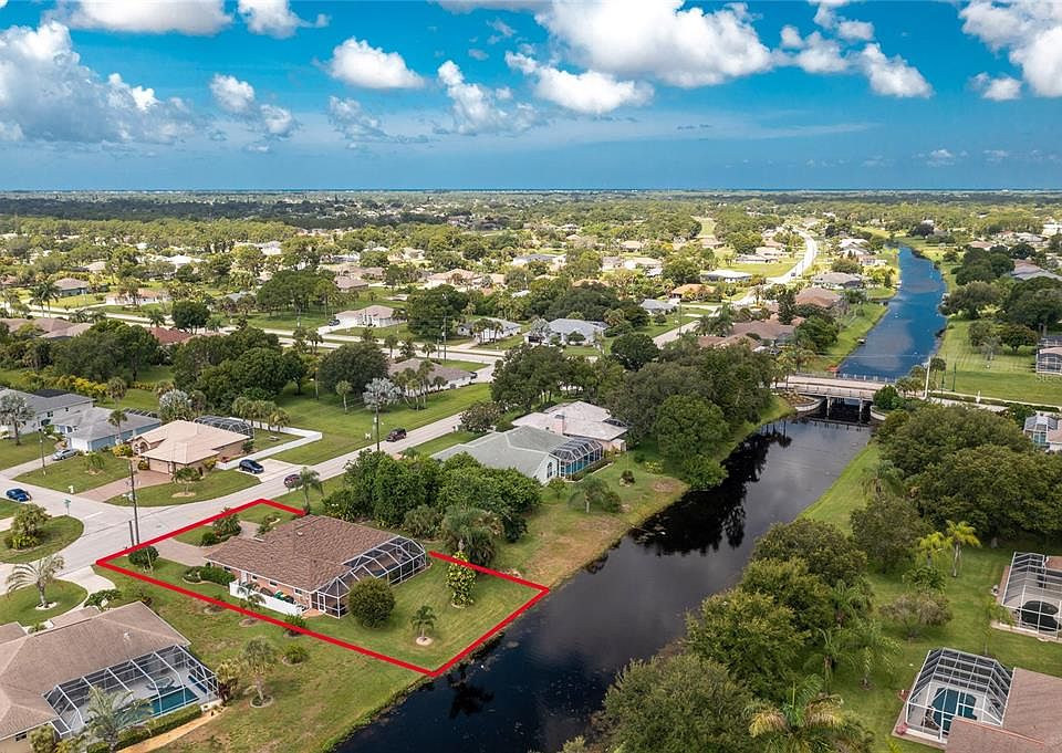 1st image of 559 Rotonda Cir